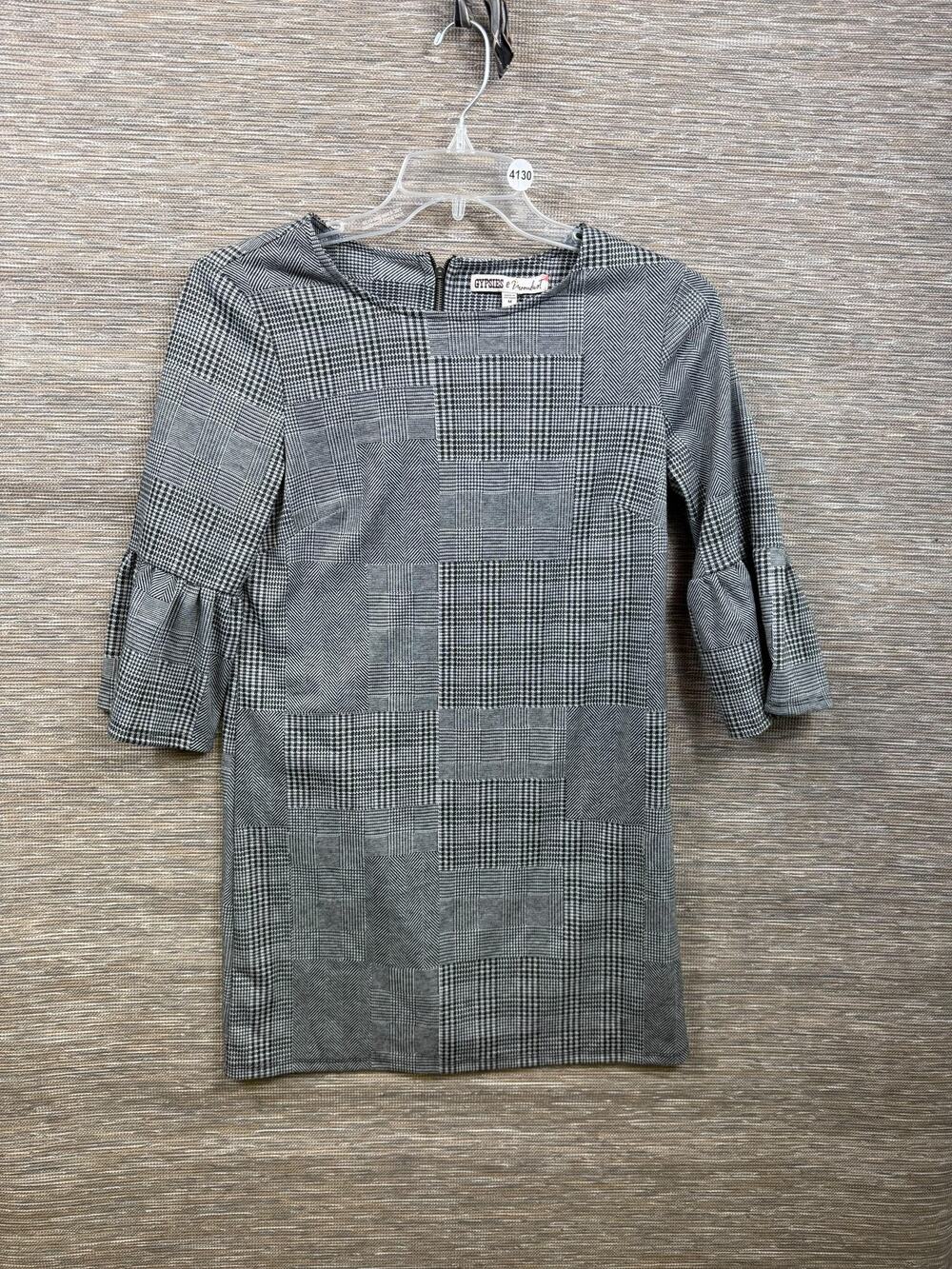 Gypsies & Moondust Dress Womens M Gray Plaid Ruffle Bell Sleeve Shift Workwear
